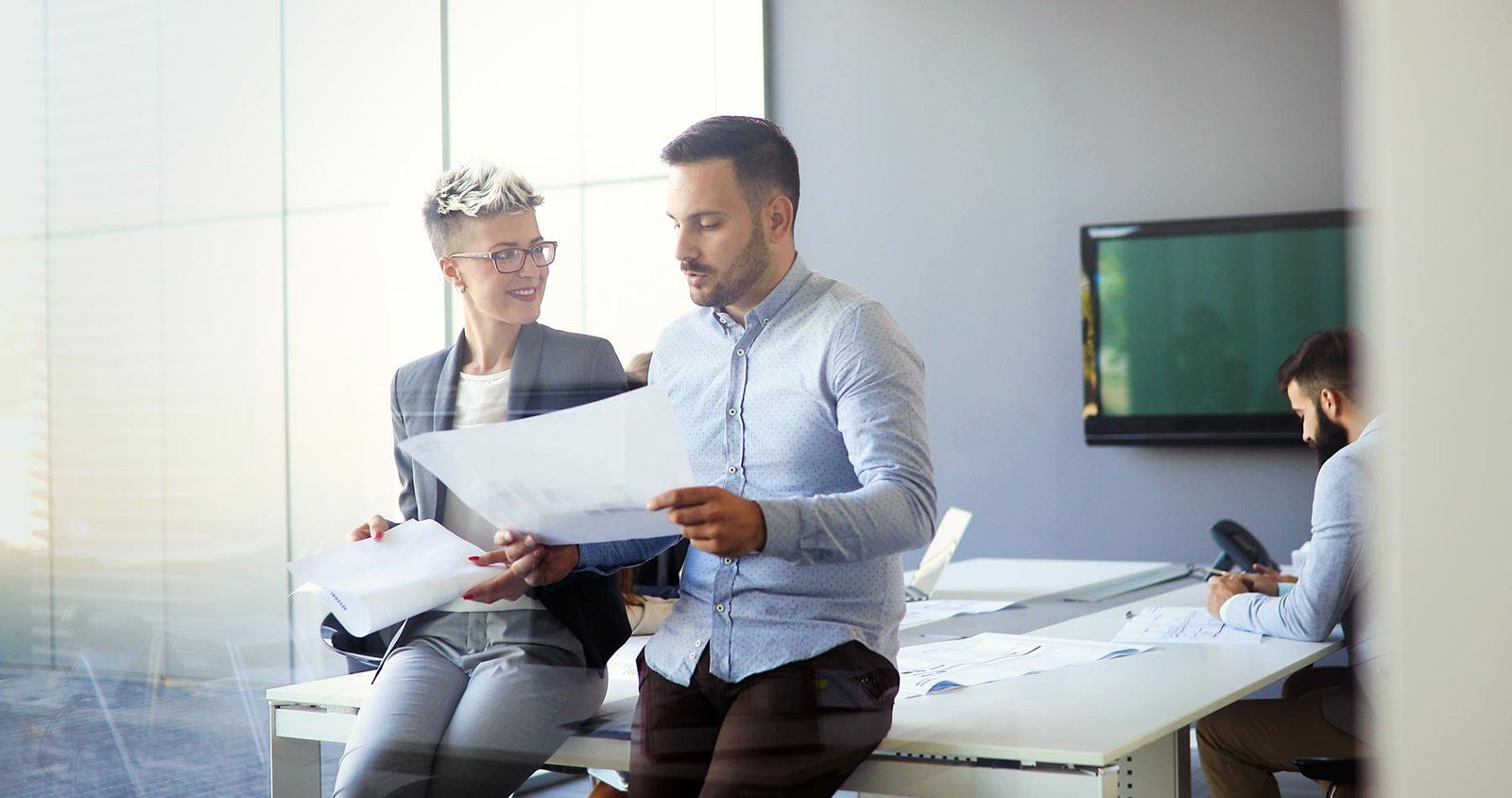 group of business people collaborating in business fqmzjs2