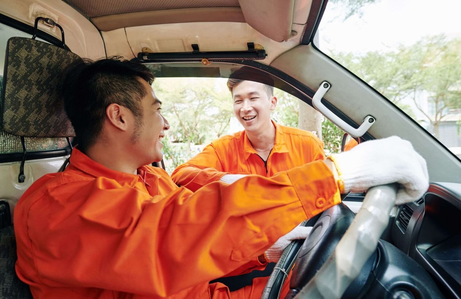 drivers having small talk xwa7nk7